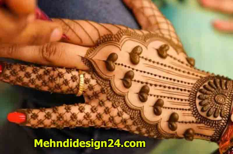 Dainty Dots Mehndi Design 1