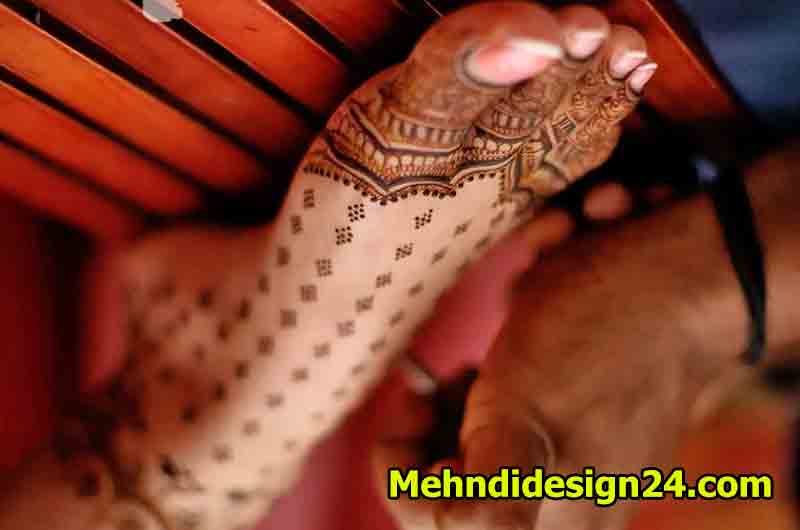 Dainty Dots Mehndi Design 8