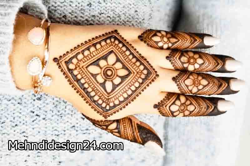 Geometric Harmony Mehndi Design 4