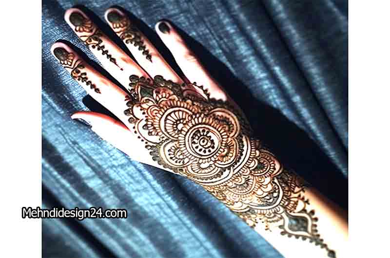 Geometric Harmony Mehndi Design 8