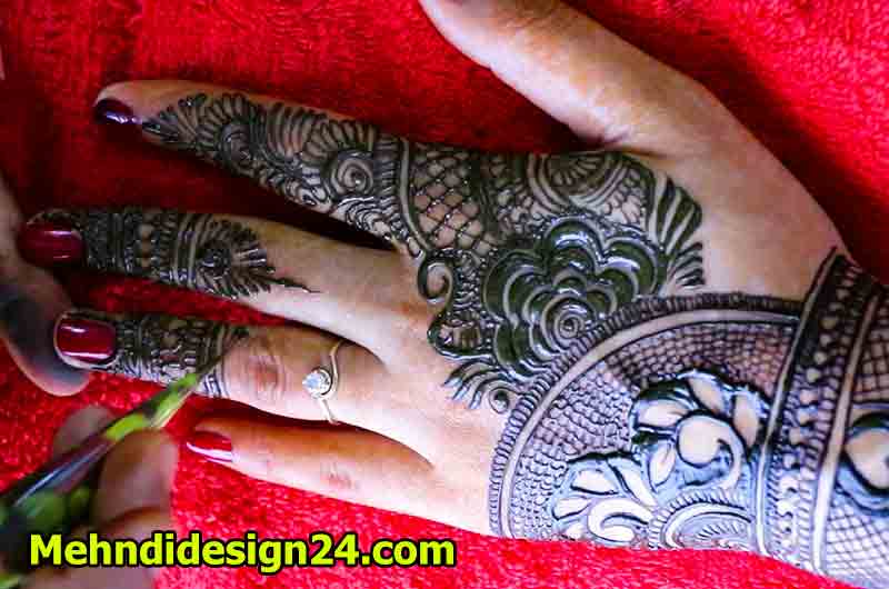 Negative Space Magic Mehndi Design 1