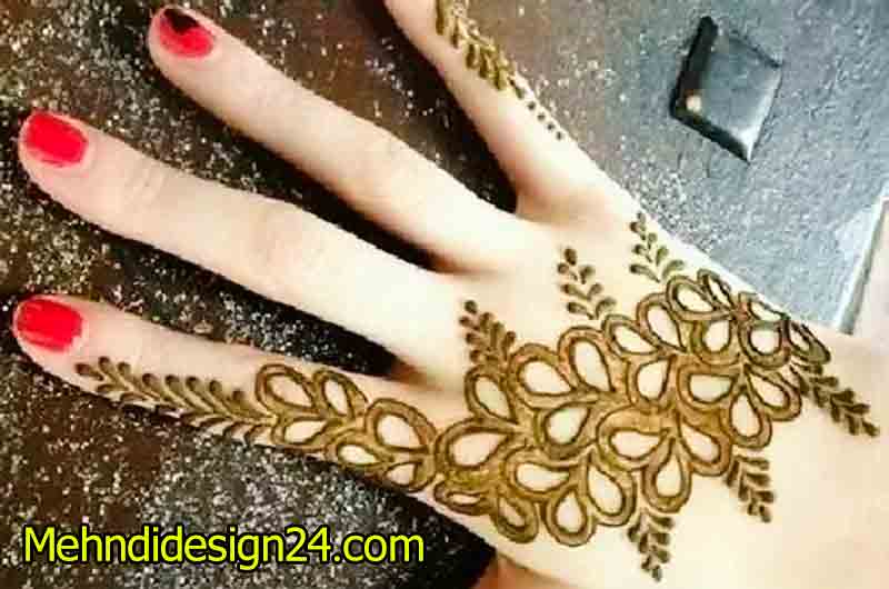 Single Finger Accent Mehndi Design 10
