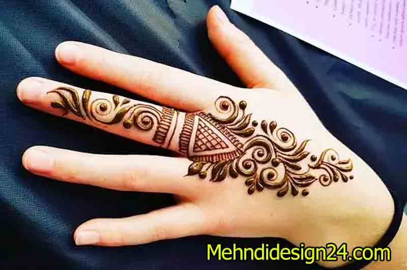 Single Finger Accent Mehndi Design 7