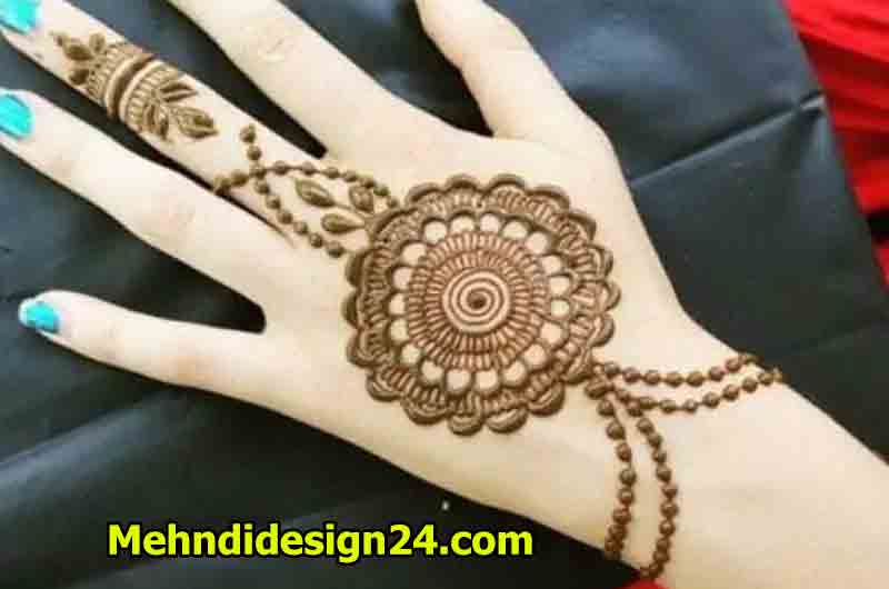 Spirals of Simplicity Mehndi Design 3
