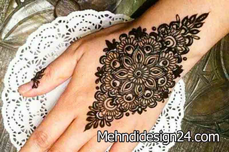 Wrist Cuff Chic Mehndi Design 4