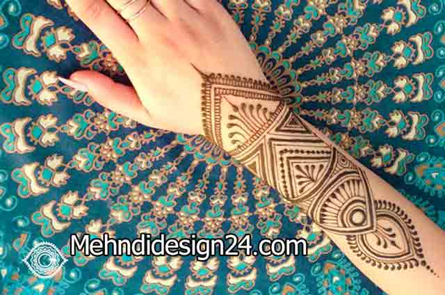 Wrist Cuff Chic Mehndi Design 6
