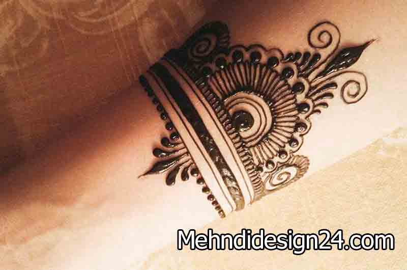 Wrist Cuff Chic Mehndi Design 5